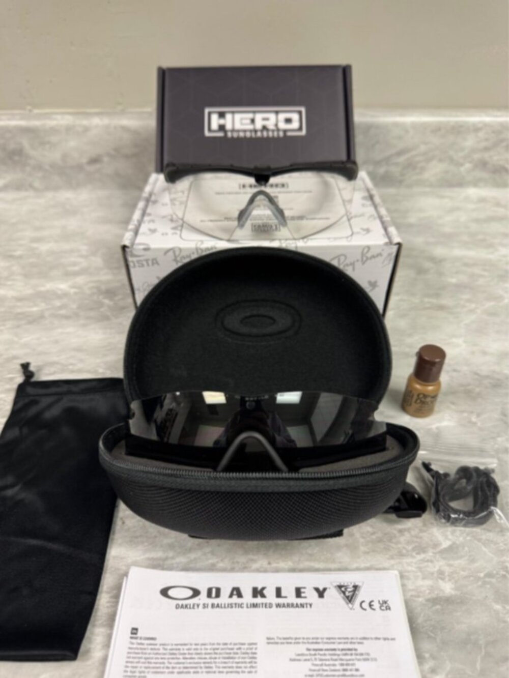 OAKLEY | NEW | M FRAME STRIKE | 9060 | 11 - 439 | 29 | BLACK | CLEAR